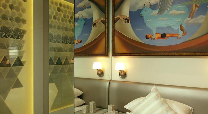 Le Sutra Hotel