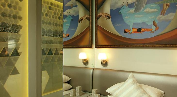 Le Sutra Hotel