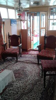Dunhill Houseboat