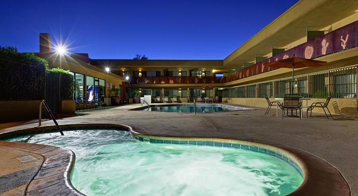 Best Western Royal Sun Inn & Suites