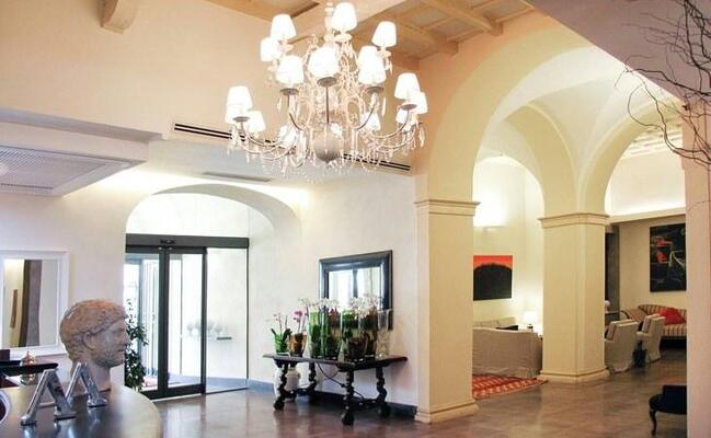 Hotel Adriano
