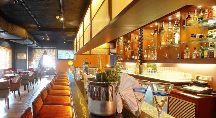Hulhule Island Hotel