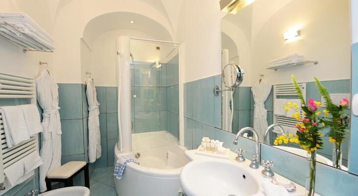 Santa Caterina Hotel