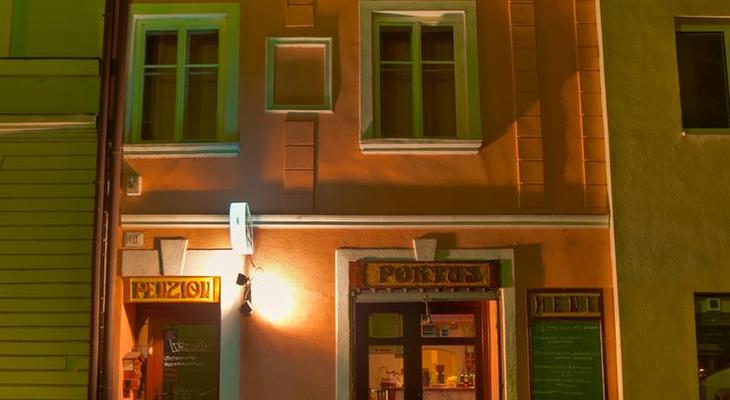 Portus ??? Restaurant and Pension