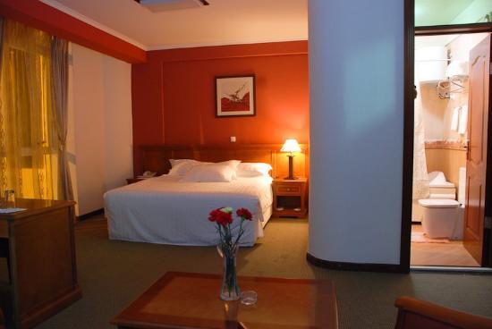Adot-Tina Hotel