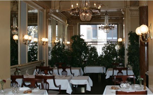 Cafe Lyrique