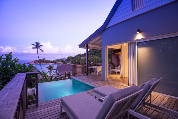 Carana Beach Hotel