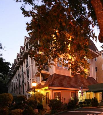 The Inn at Saratoga, Tapestry Collection by Hilton