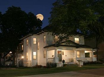 The Texas White House Bed & Breakfast