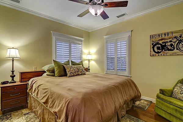 Hillcrest House Bed & Breakfast