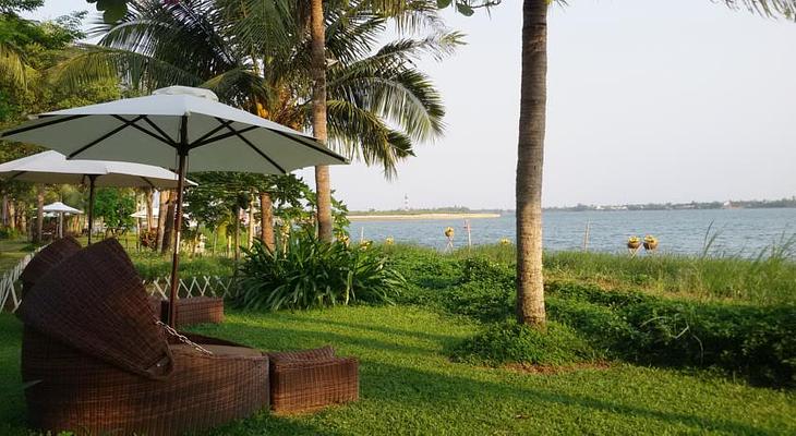 Vinh Hung Riverside Resort