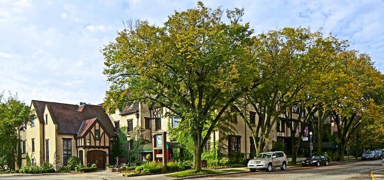 Deer Path Inn