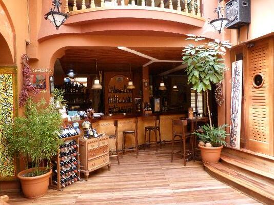 La Comedie Restaurant Art Cafe