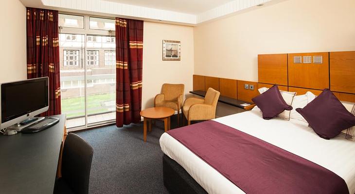 Mercure Leeds Parkway Hotel