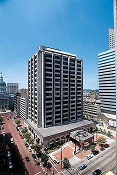 Hilton Indianapolis Hotel & Suites