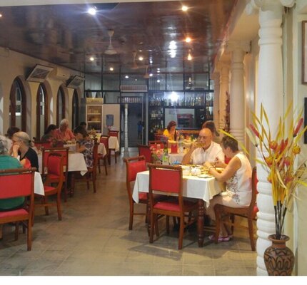 Lake Side Tourist Inn