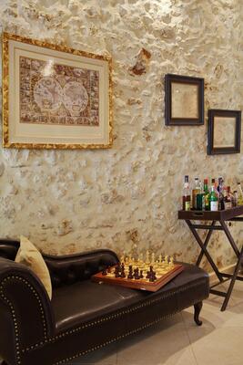 Casa Moazzo Suites & Apartments