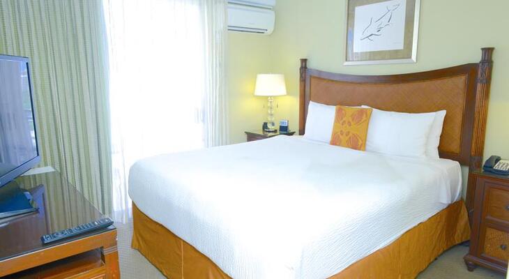 Courtyard by Marriott Waikiki Beach