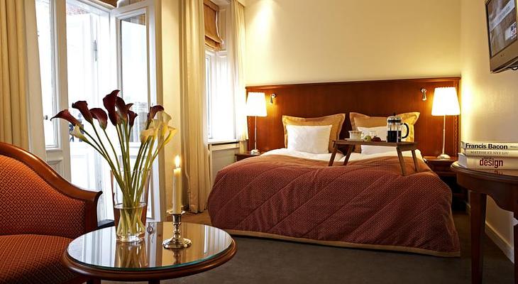 Ascot Hotel