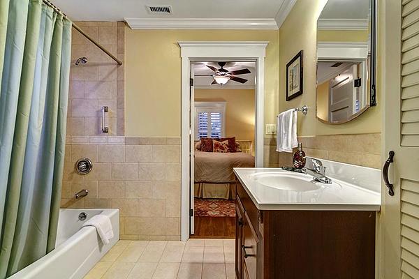 Hillcrest House Bed & Breakfast