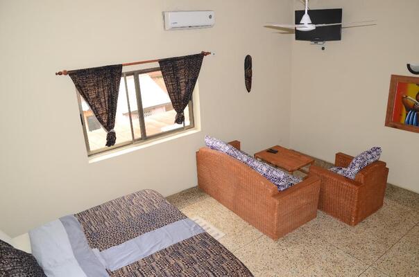 Sleepy Hippo Backpacker  Hotel