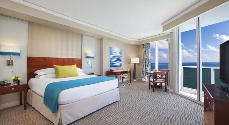 Trump International Beach Resort