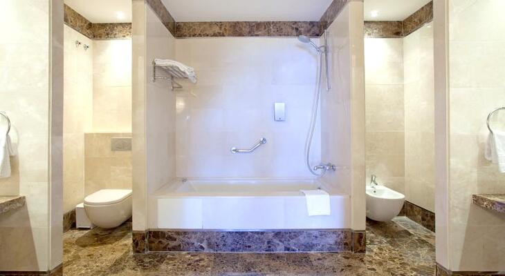 Estepona Hotel & Spa Resort