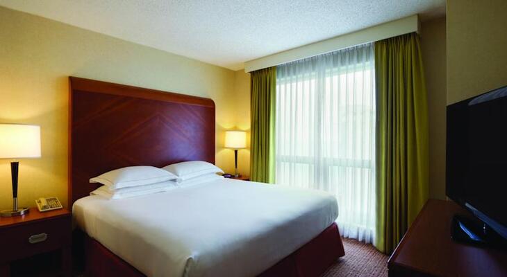 Hilton Chicago/Magnificent Mile Suites
