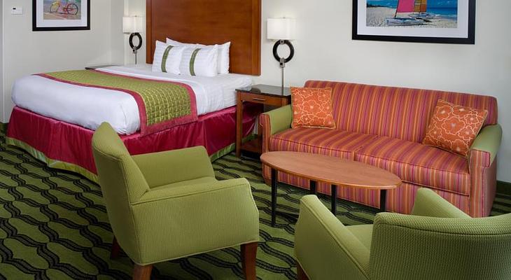 Holiday Inn VA Beach-Oceanside, an IHG Hotel