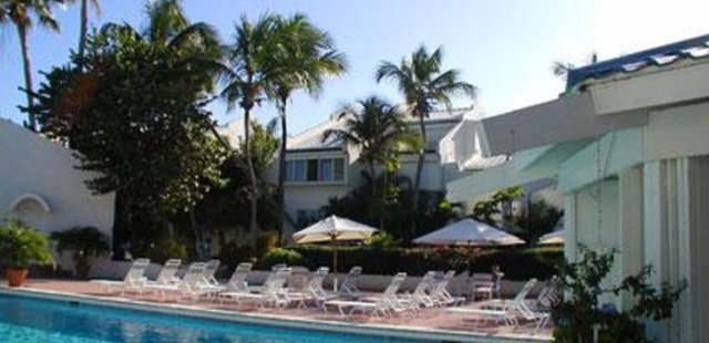 Cupecoy Beach Club