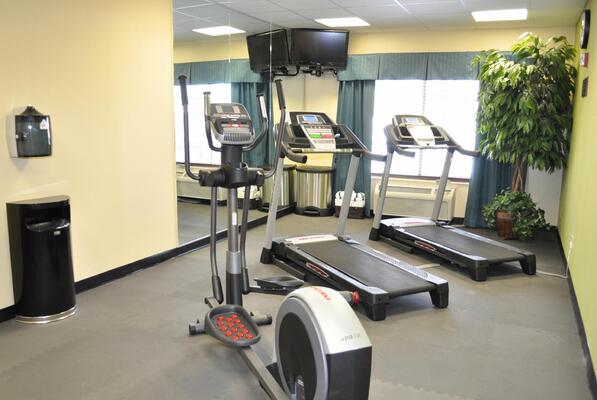 Country Inn & Suites by Radisson, Grand Rapids Airport, MI