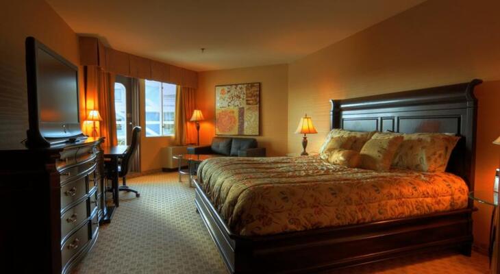 Lonsdale Quay Hotel