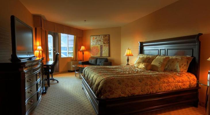 Lonsdale Quay Hotel