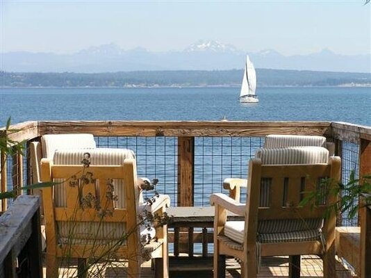 Boatyard Inn