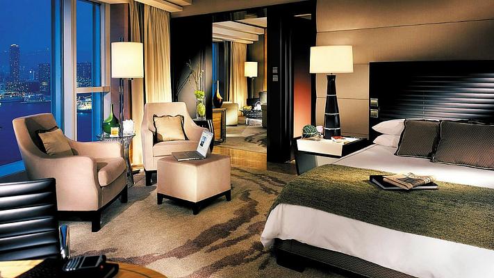 Four Seasons Hotel Hong Kong