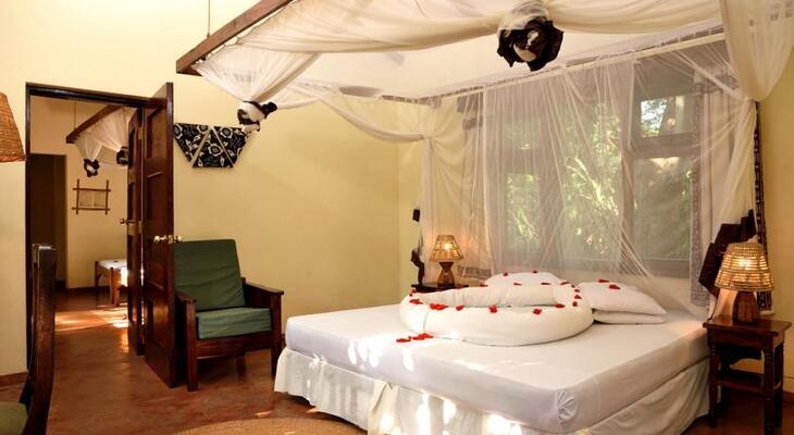 Moivaro Lodge