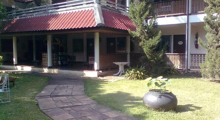 Baan Kaew Guesthouse