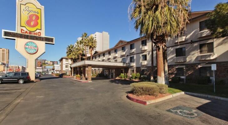 Ellis Island Hotel Super 8 Las Vegas
