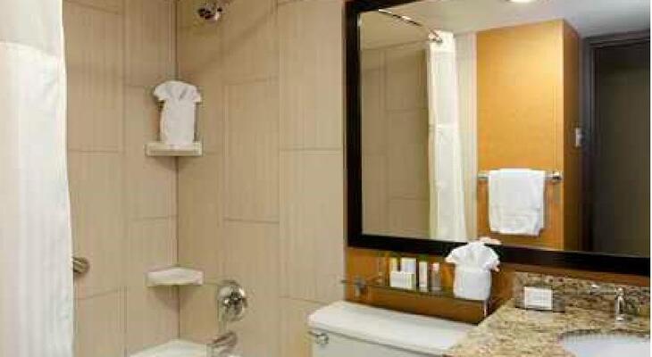DoubleTree by Hilton Hotel Cleveland Downtown - Lakeside