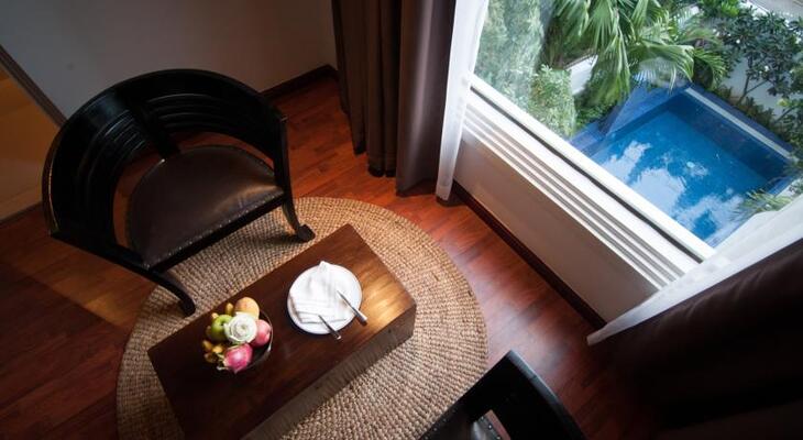 La Rose Suites