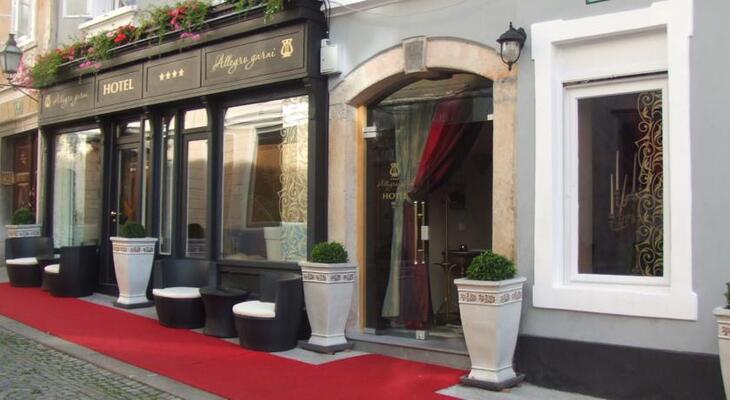 Allegro Hotel