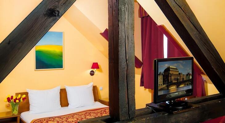 Cloister Inn Hotel