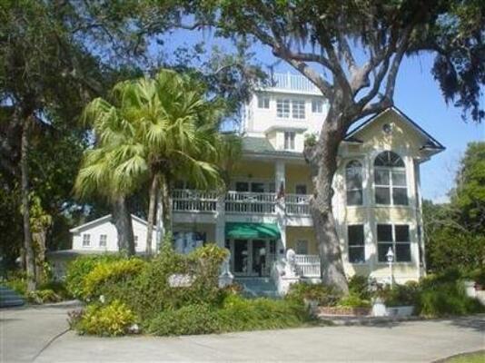 River Lily Inn Bed & Breakfast