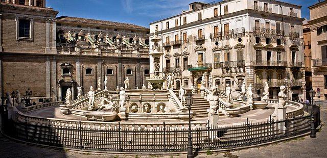 Fontana della Vergogna (Fontana Pretoria)