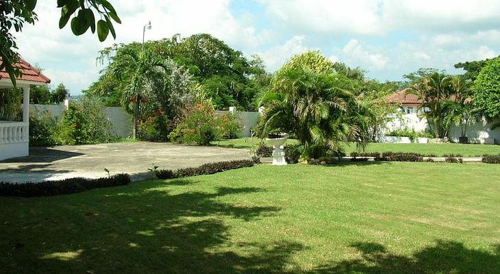 Whispering Bamboo Cove Resort