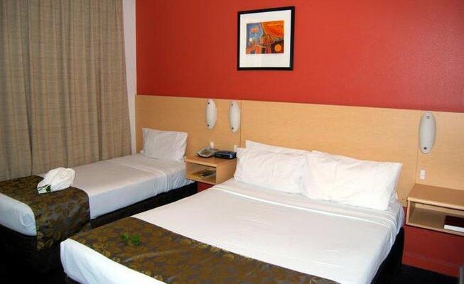 Stay At Alice Springs Hotel