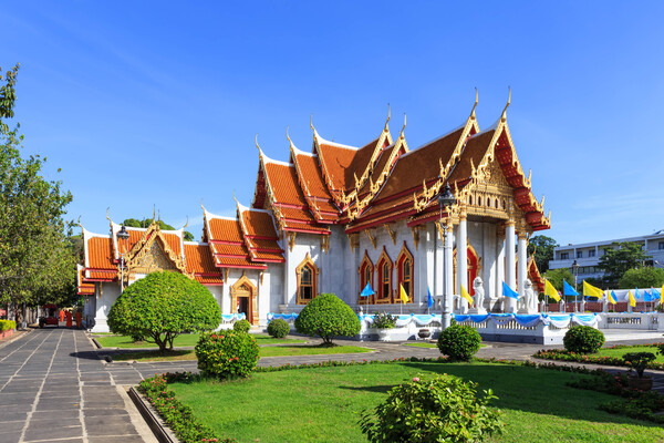Wat Benchamabophit (The Marble Temple)