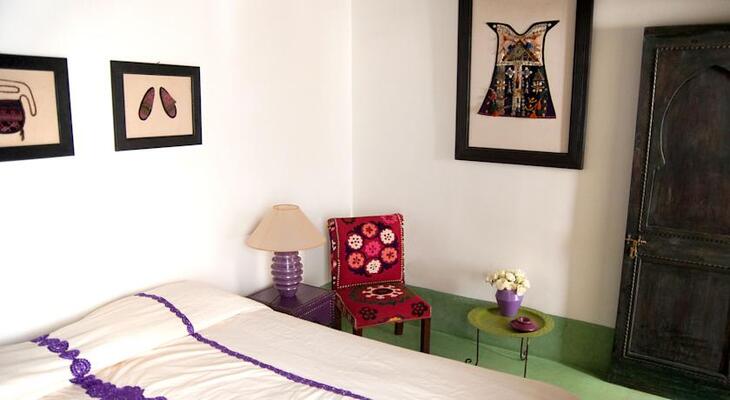 Riad Le J