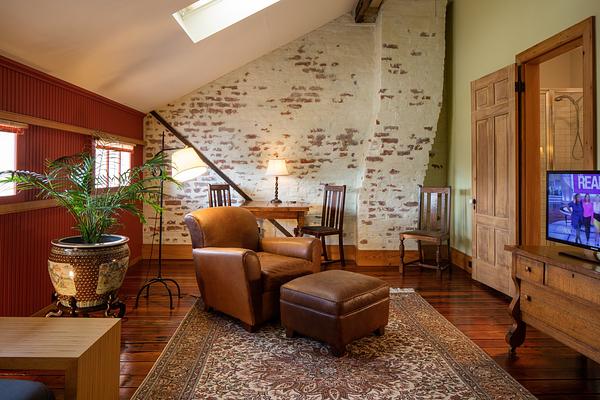 Monrose Row Bed & Breakfast