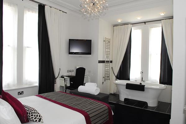 The Clarence Boutique Rooms